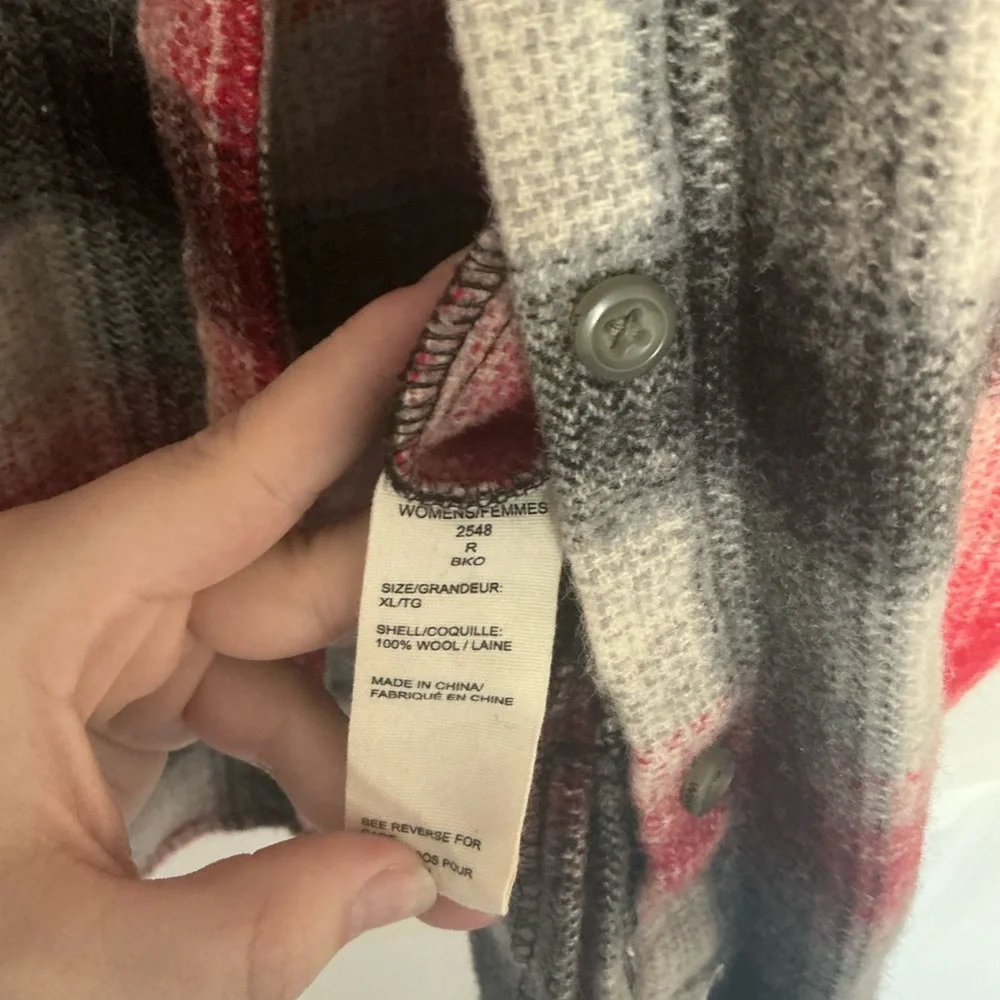 Woolrich Women’s Red and Gray Plaid Button Up Flannel 100% Wool - Picture 4 of 4